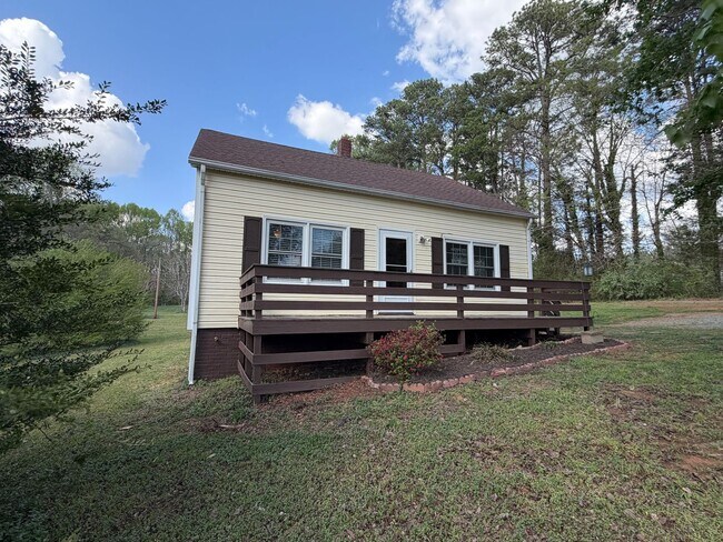 Building Photo - Updated 3BR Home with Office & Large Decks in Haw River