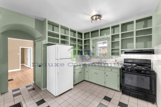 Building Photo - 655 High St SW