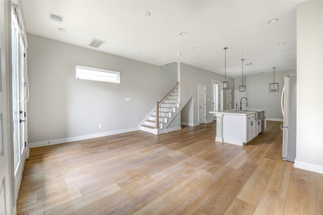 Building Photo - 4220 McKinley St