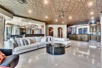 Building Photo - 9103 Alta Dr