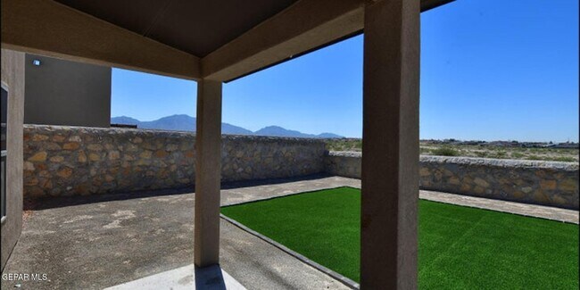 Building Photo - 516 Logwood Ave