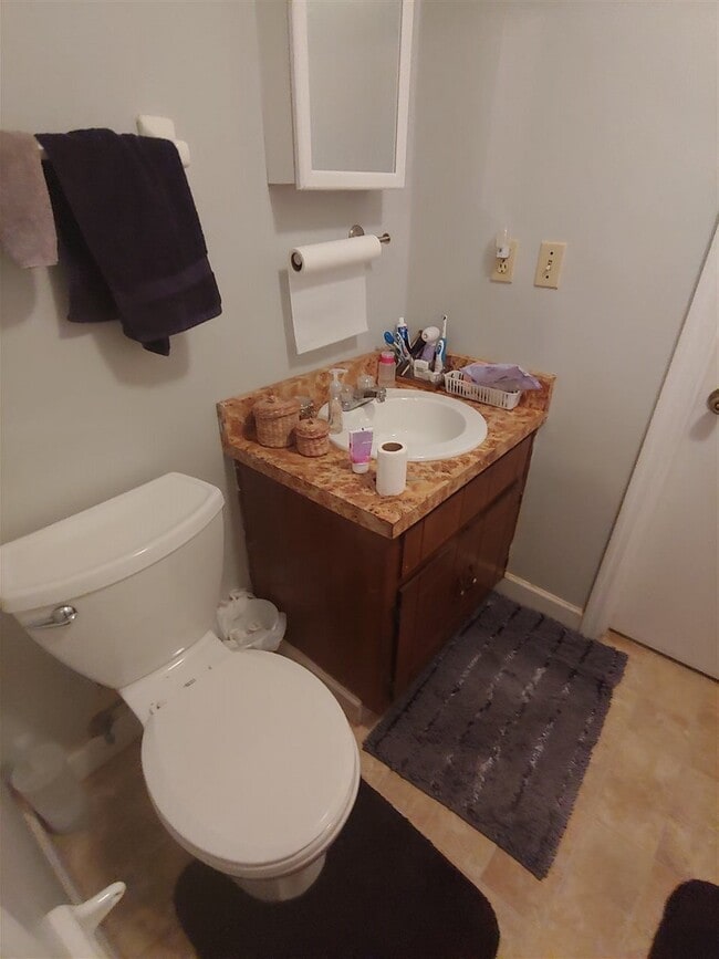 Building Photo - 2346 La Rue Ct