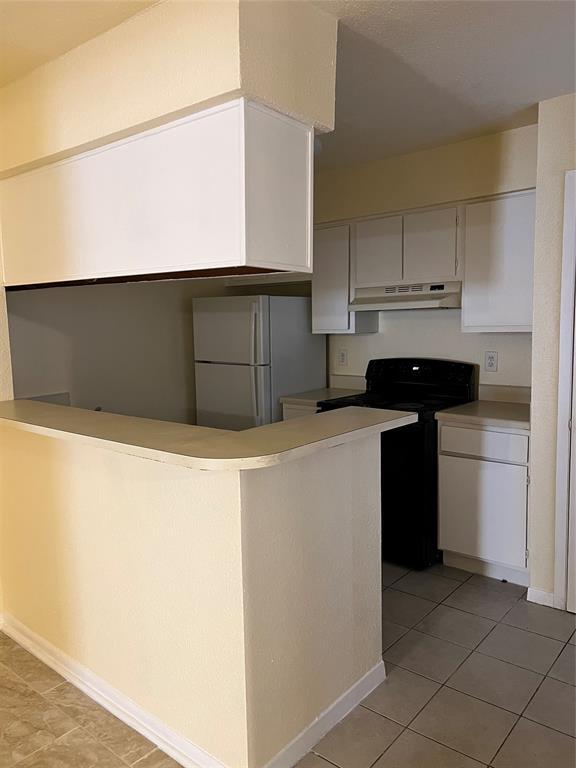 Building Photo - 9000 Bissonnet St