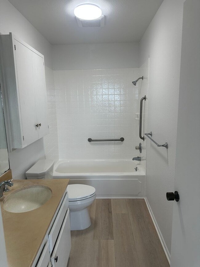 Building Photo - Renovated 4 bedroom 2 bath home in Pearl City