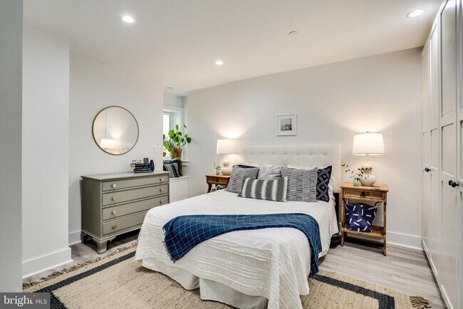 Building Photo - 22 Bryant St NW