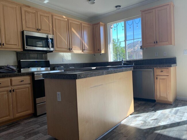 Building Photo - 20863 Grapevine Dr