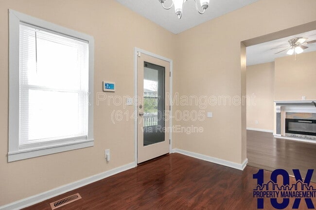 Building Photo - 1652 Summit St