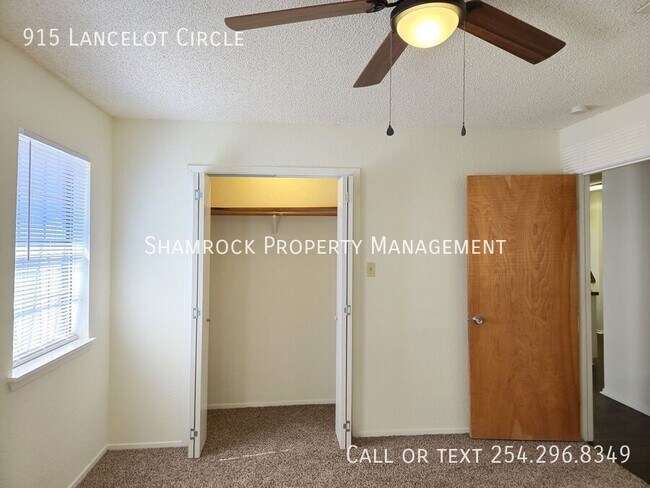 Building Photo - Midway ISD flat unit in great location.