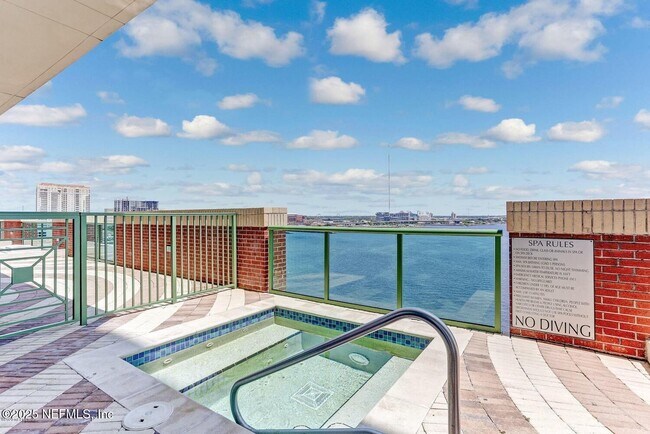 Building Photo - 1431 Riverplace Blvd