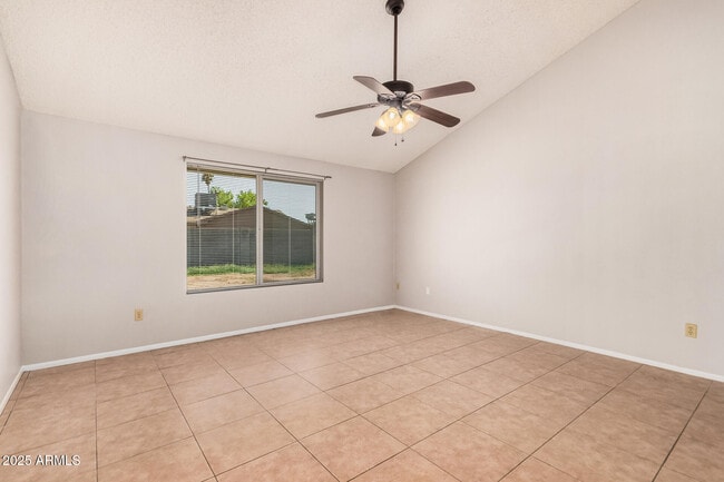 Building Photo - 5505 W Sunnyslope Ln