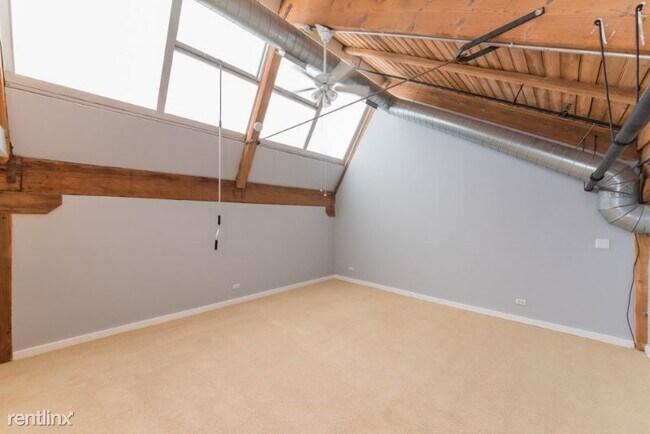 Building Photo - 2650 W Belden Ave