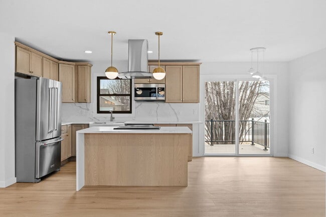 Building Photo - "Charming 4-Bedroom Home with Granite Elegance in Lino Lakes – 2584 Sq Ft of Comfort!"