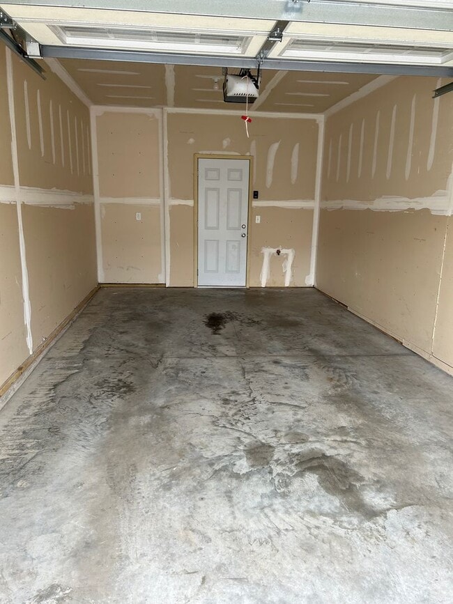 Building Photo - Stadium Commons Lower Unit