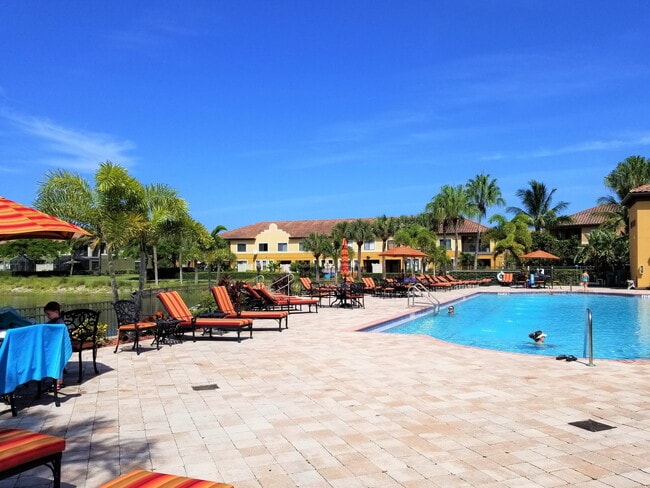 Building Photo - Beachside Townhome in Gated Community