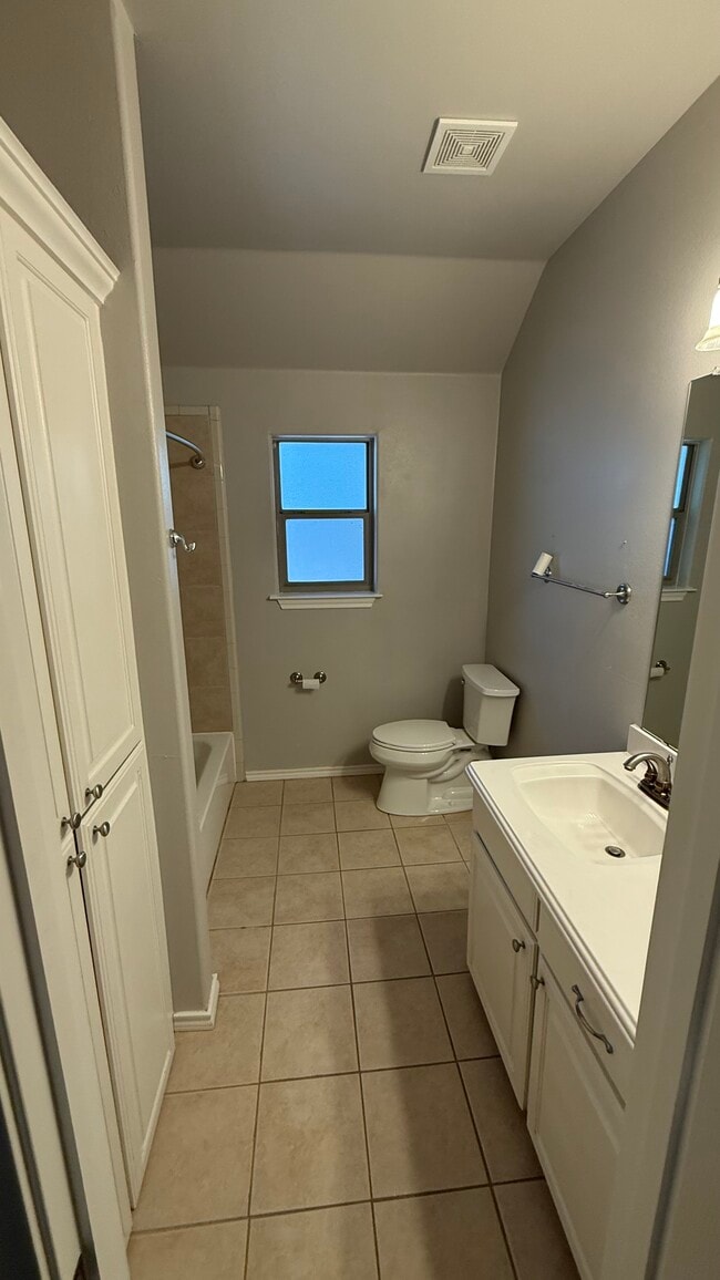 Building Photo - 1416 Shirley Way