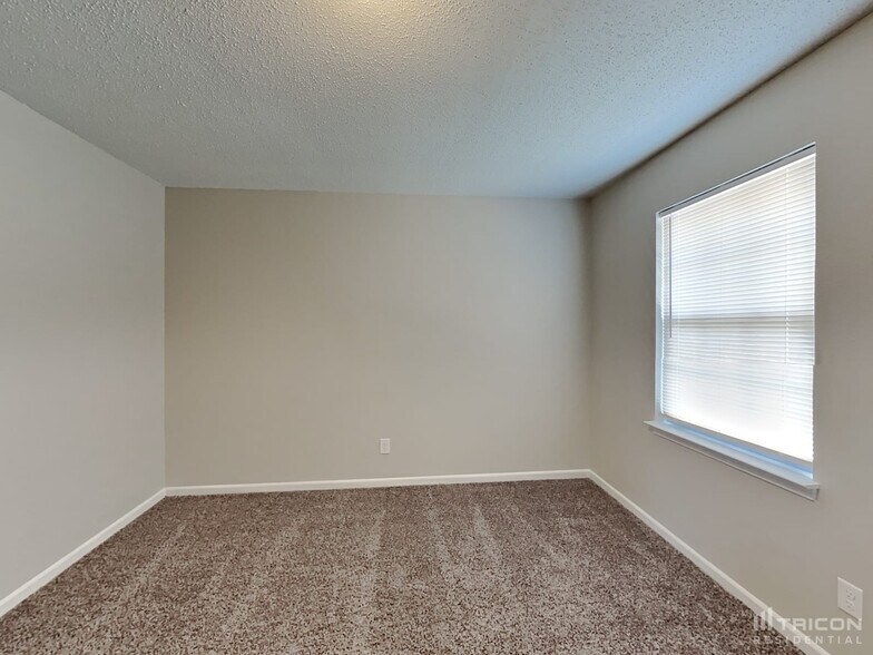 Building Photo - 2279 Westmere Dr