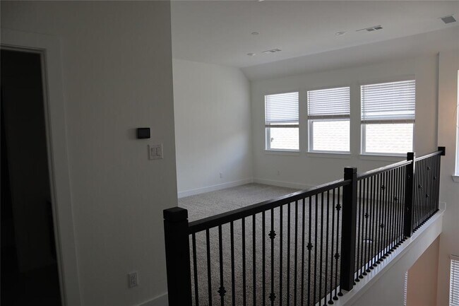 Building Photo - 21114 Garden Palm Dr