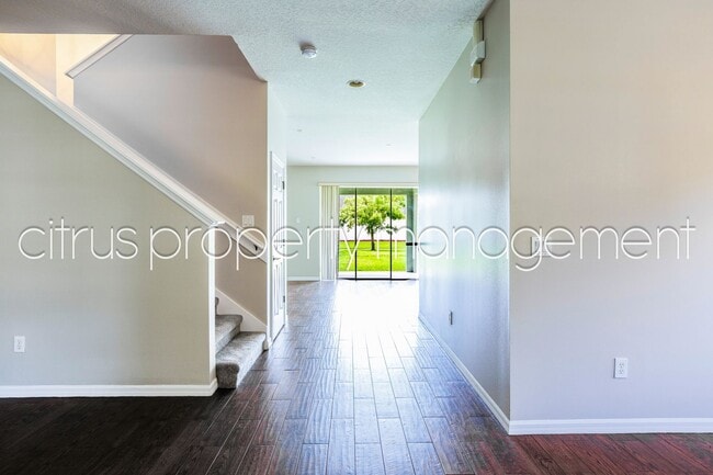 Building Photo - Spacious 4/3 in Independence Available Now!
