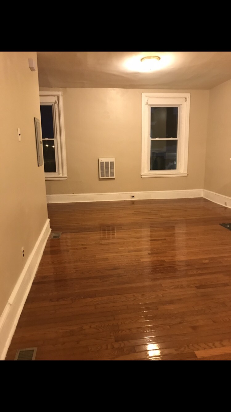 Building Photo - 2222 N 29th St