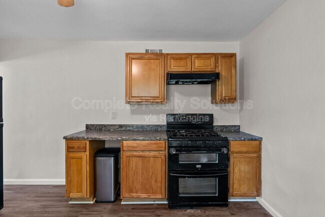 Building Photo - 9724 Dennis Dr