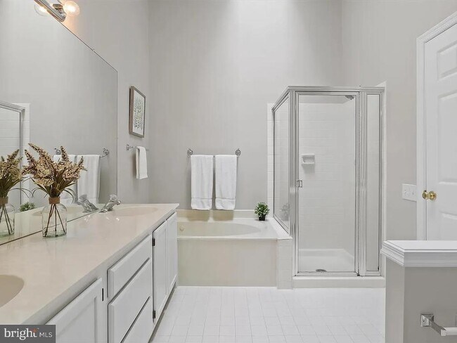 Building Photo - 43485 Plantation Terrace