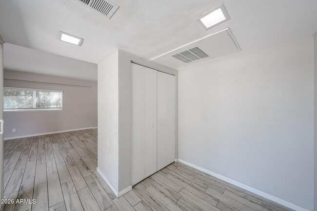 Building Photo - 351 E Thomas Rd