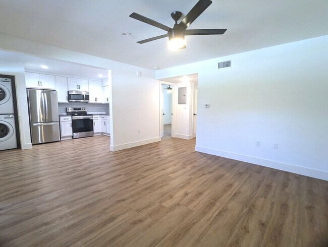 Building Photo - Welcome to San Marco Sq Apartments - CHECK OUT THIS 12mo LEASES - OFFERING our 2 bedroom apartmen...