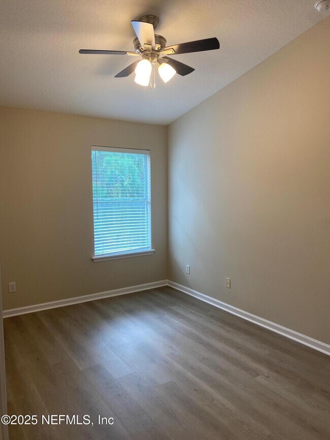 Building Photo - 5697 Parkstone Crossing Dr