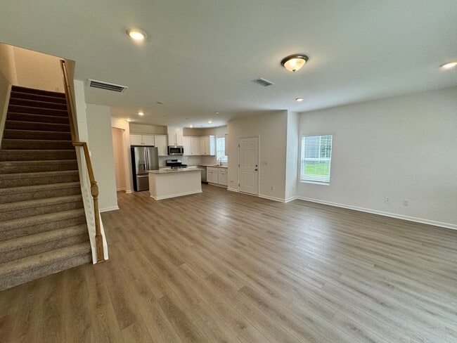 Building Photo - Beautiful New 3BR/2.5BA Townhouse