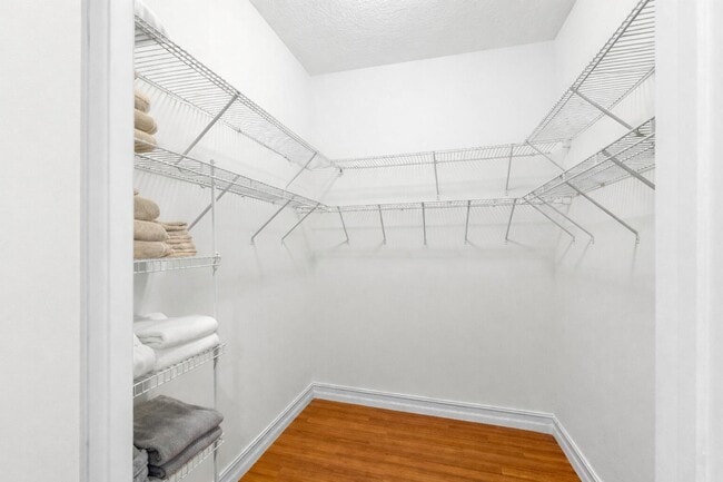 Building Photo - 701 S Olive Ave