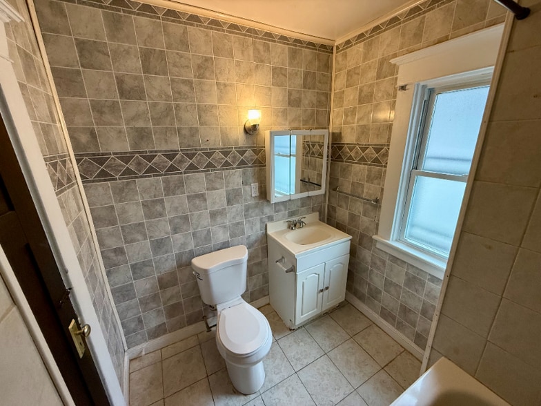 Building Photo - 46 Roanoke Pkwy