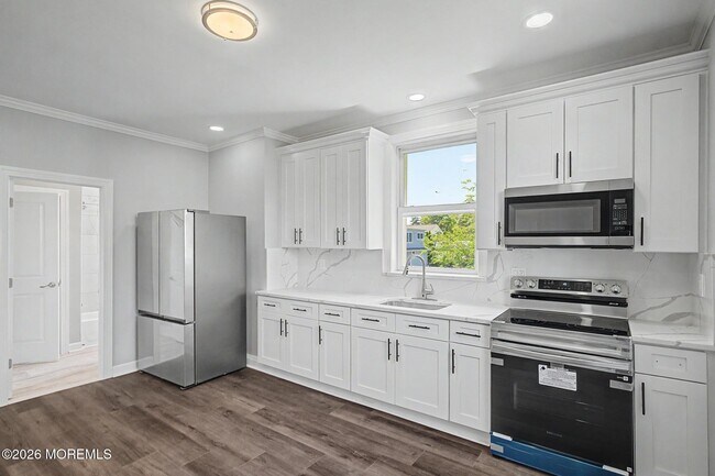 Building Photo - 605 NJ-35