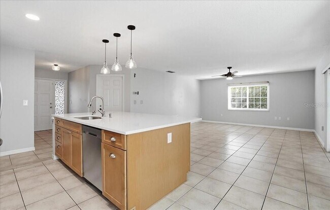 Building Photo - 6808 Friendship Dr