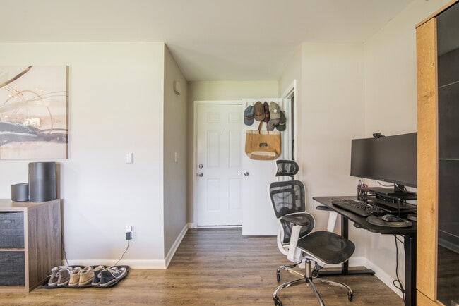 Building Photo - 4605 Coronado Dr