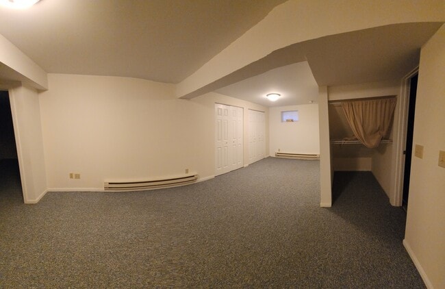 Building Photo - 225 Willow Pkwy