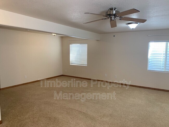 Building Photo - 15581 Lacuna Dr