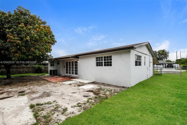 Building Photo - 4115 NW 185th St