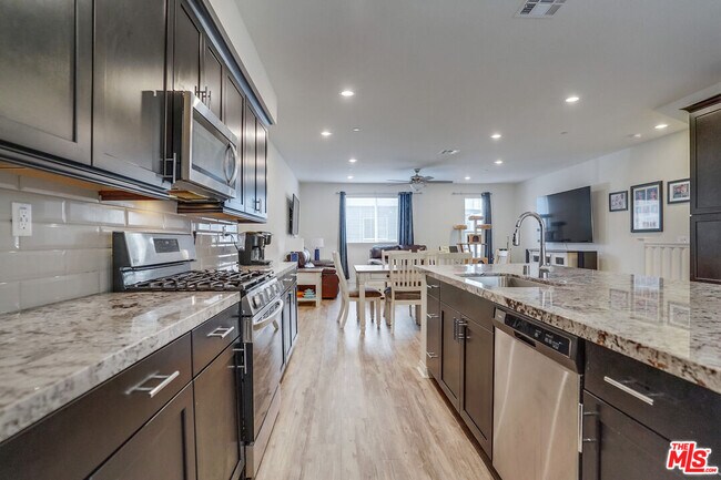 Building Photo - 20619 Oakglen Ln