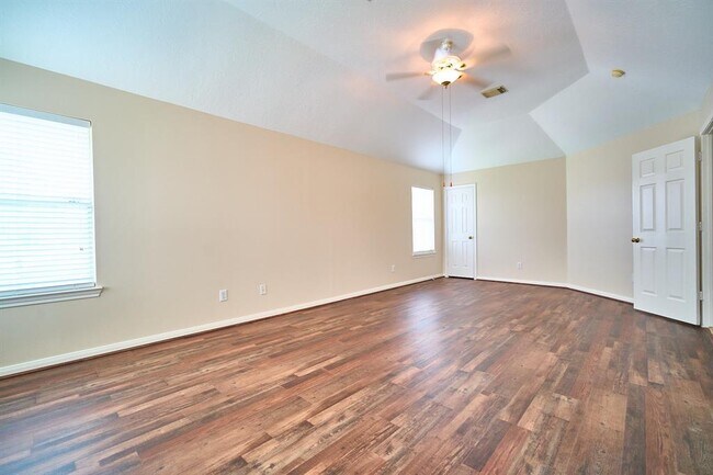 Building Photo - 9111 Winkbow Dr