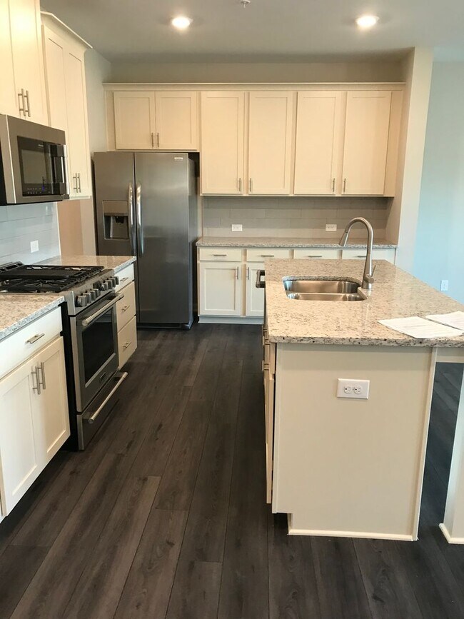 Building Photo - Spacious 3BR Townhome in Cumming | 2,178 Sq Ft | Available September 1