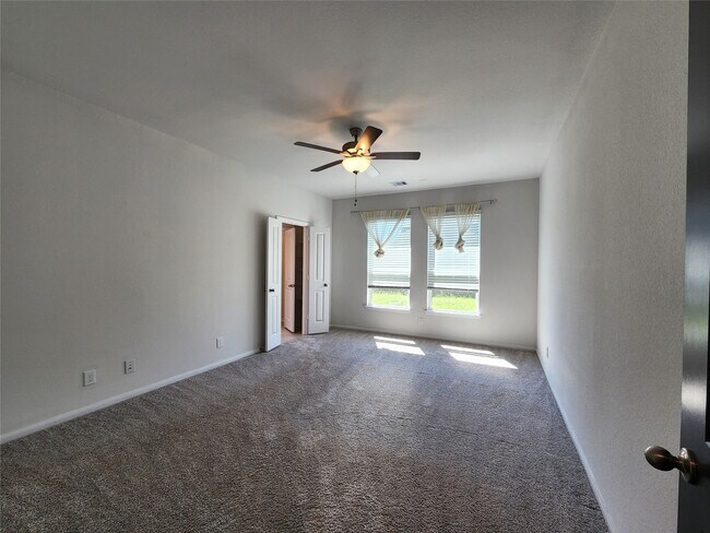 Building Photo - 411 Alaska Cedar Dr