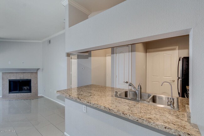 Building Photo - 16013 S Desert Foothills Pkwy