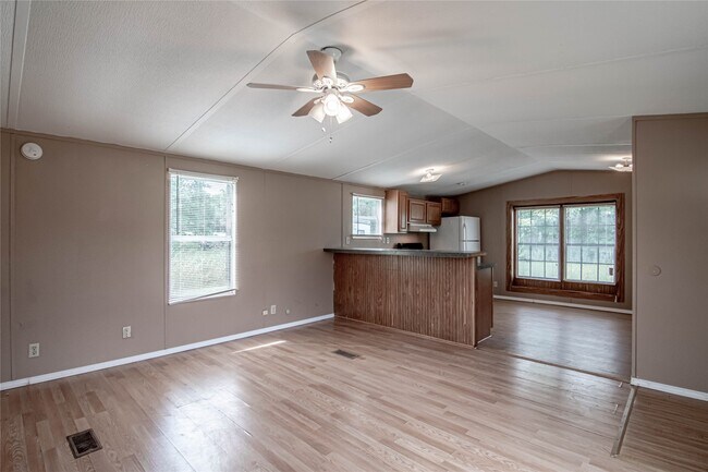 Building Photo - 1345 FM 405 Rd