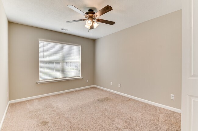 Building Photo - 724 Neville St