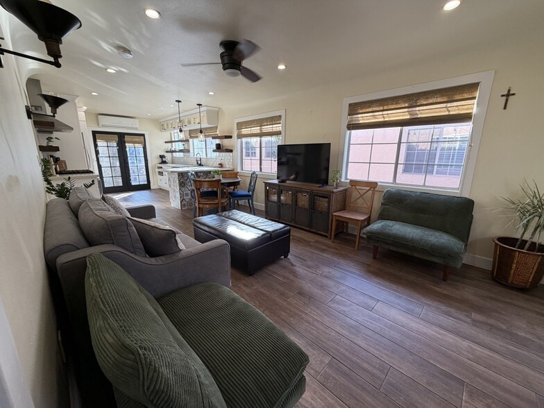 LivingRoom with Queen Convertible Couch and Twin convertible Ottoman - 2120 Laverna Ave