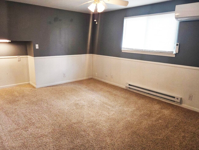 Building Photo - 3018 Guilford Dr