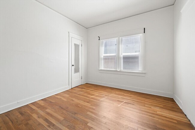 Building Photo - Pre- Lease August 2026 - UA Bungalow