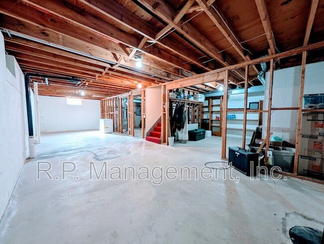 Building Photo - 2710 Stinson Blvd NE