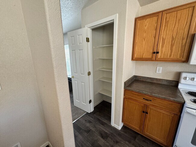 Building Photo - 7744 Tulear St