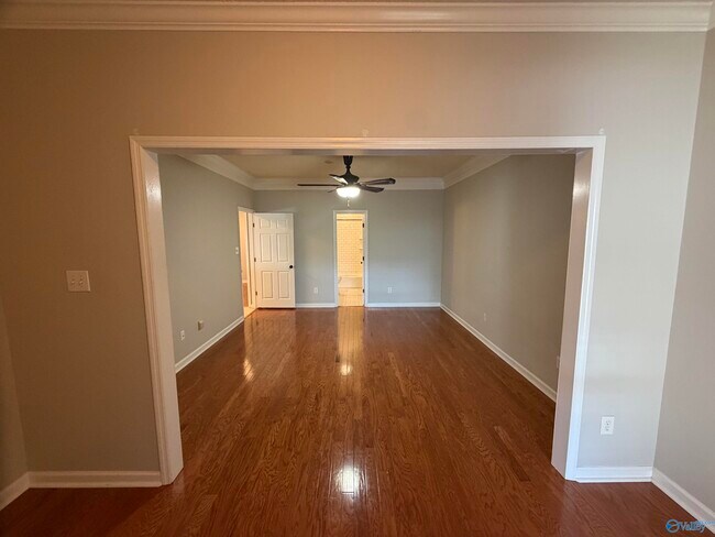 Building Photo - 2410 Brookline Ct S W